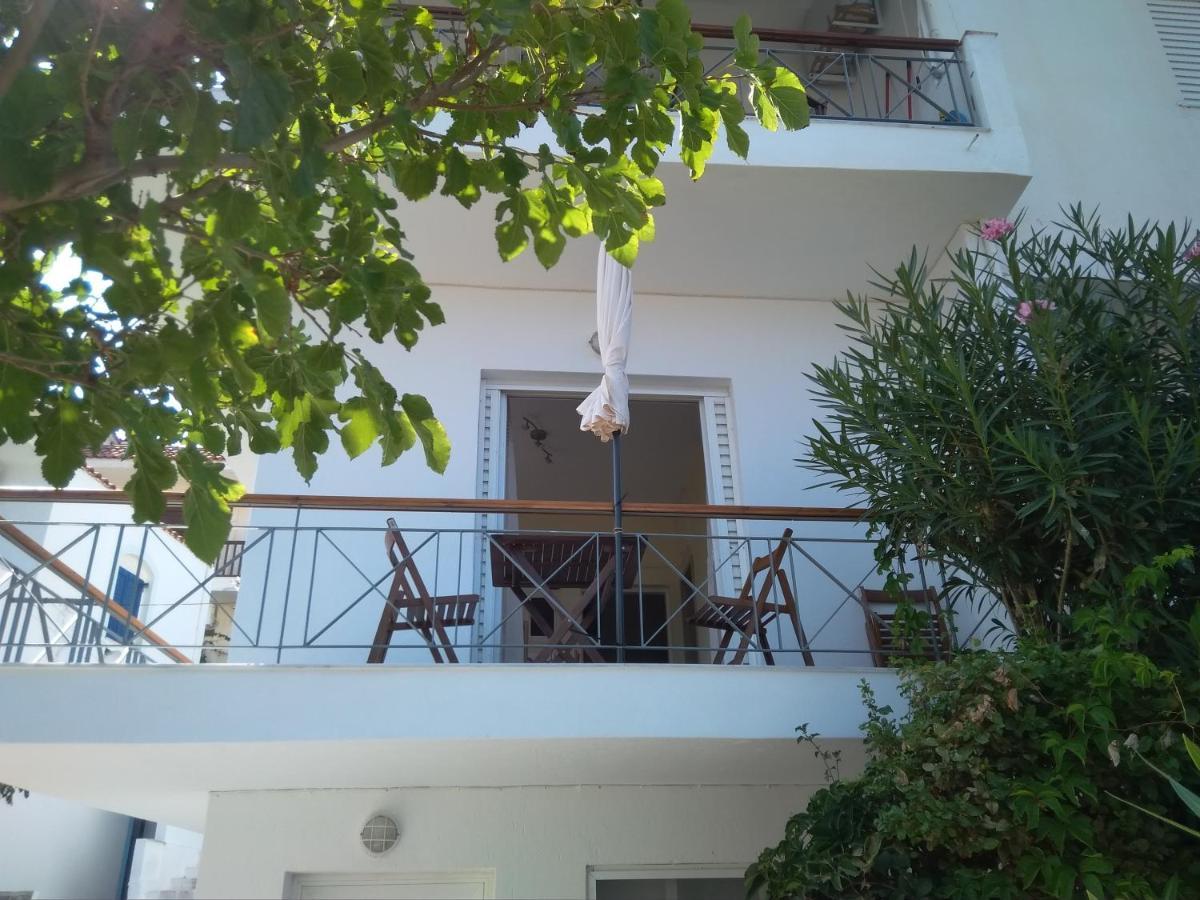 Armenistis Apartment Bagian luar foto